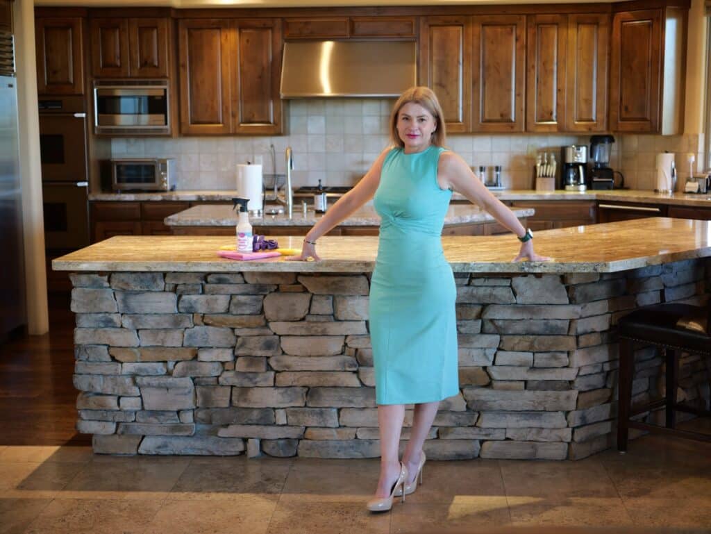 Cris's Cleaning Services LLC - Cleaning company vs independent cleaner Arizona The Valley Best of the Desert